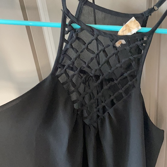 Black tank top! - Picture 2 of 3